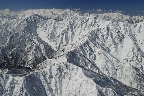 白馬村神城西側上空より　鹿島槍ヶ岳と五竜岳2/20