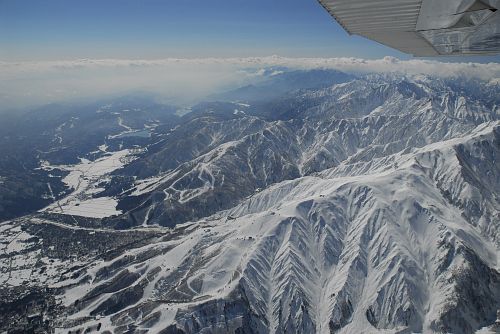 白馬村松川渓谷上空より　後立山連峰と白馬の里2/20