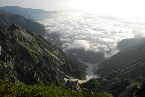 唐松岳山頂より　衰退を始めた雲海8/20