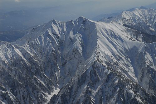 五竜岳西側上空より　鹿島槍ヶ岳と右端は爺ヶ岳2/20