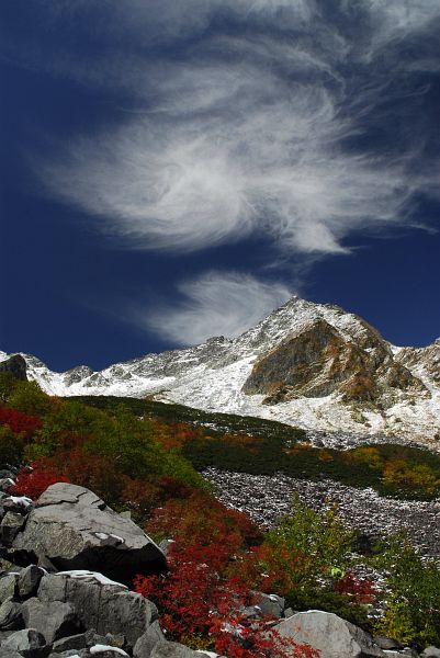 北穂高岳と雲の5　10/9