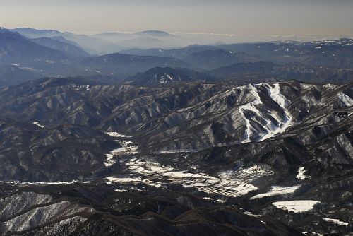 小木曽の集落と木曽の山々2/26