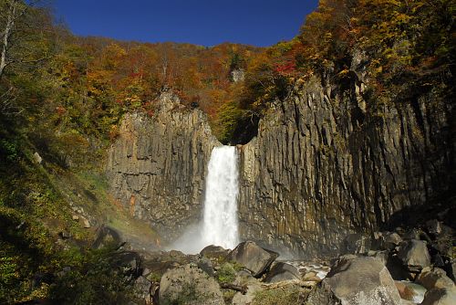 妙高高原町　関川　苗名滝10/28