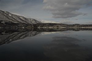 大町市　青木湖水鏡12/19-1