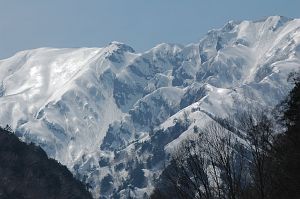 大町市立山黒部アルペンルート　北アルプス4/29-2