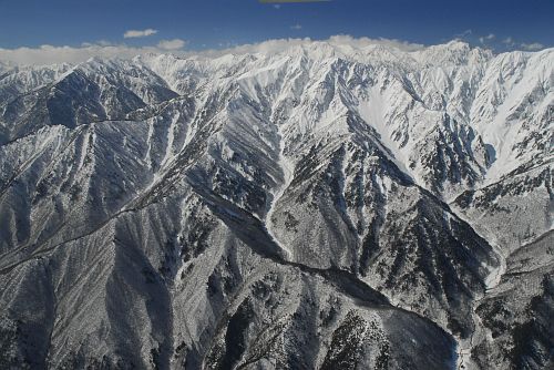 大町市中綱湖上空より　爺ヶ岳と後方は立山連峰2/20