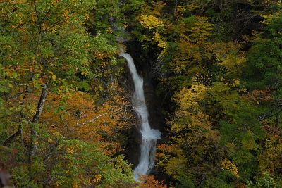 栄村と津南町の境　秋山郷　蛇淵の滝10/28-2